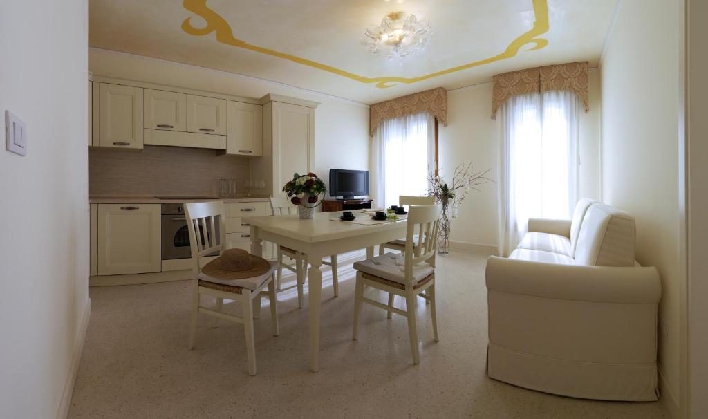 Barchessa Levi Morenos B&B Mira Room photo